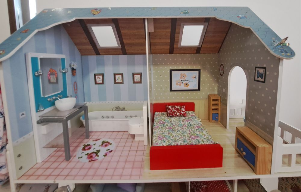 Casinha bonecas em madeira