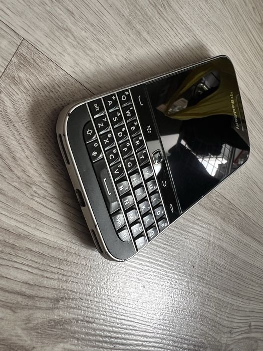BlackBerry Classic смартфон 2/16 сенсорный
