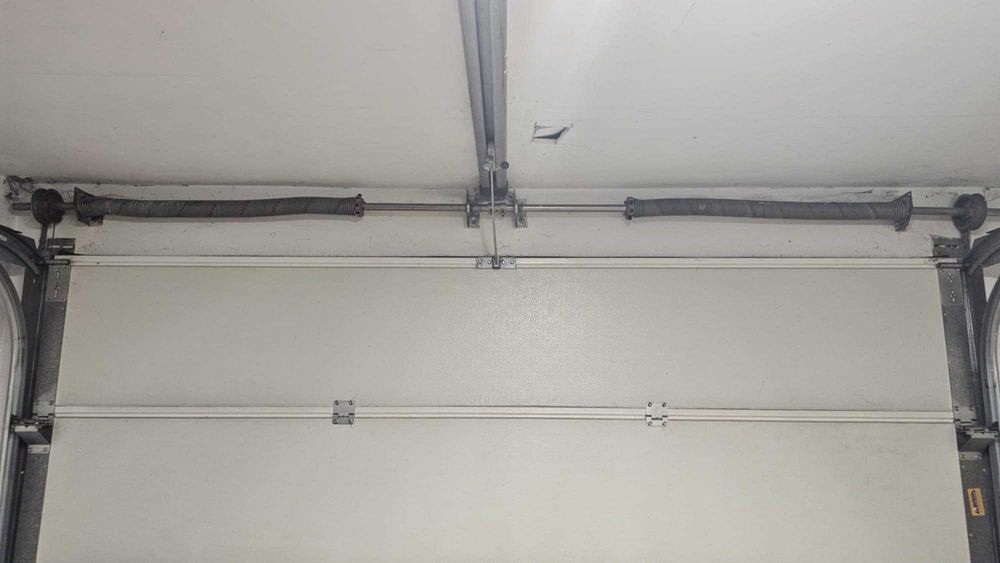 Brama garażowa segmentowa szer. ok 2420 na 2150. Napęd ele. +pilot