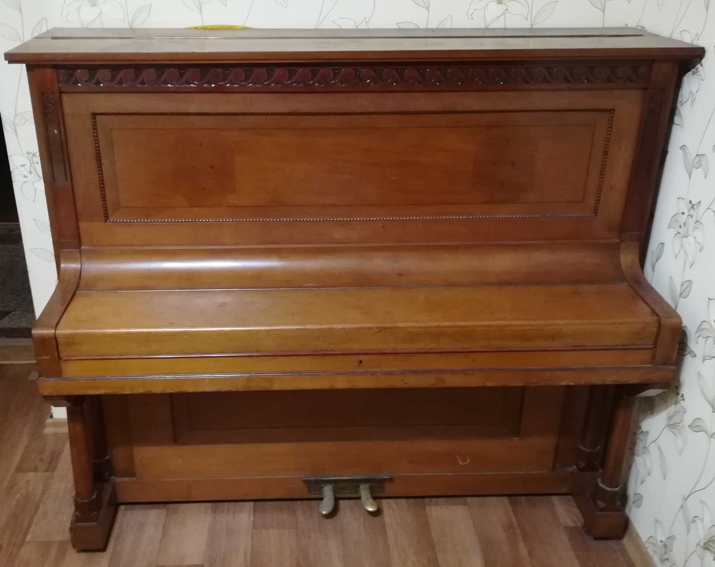 Старинное пианино Zimmermann в хорошем состоянии
