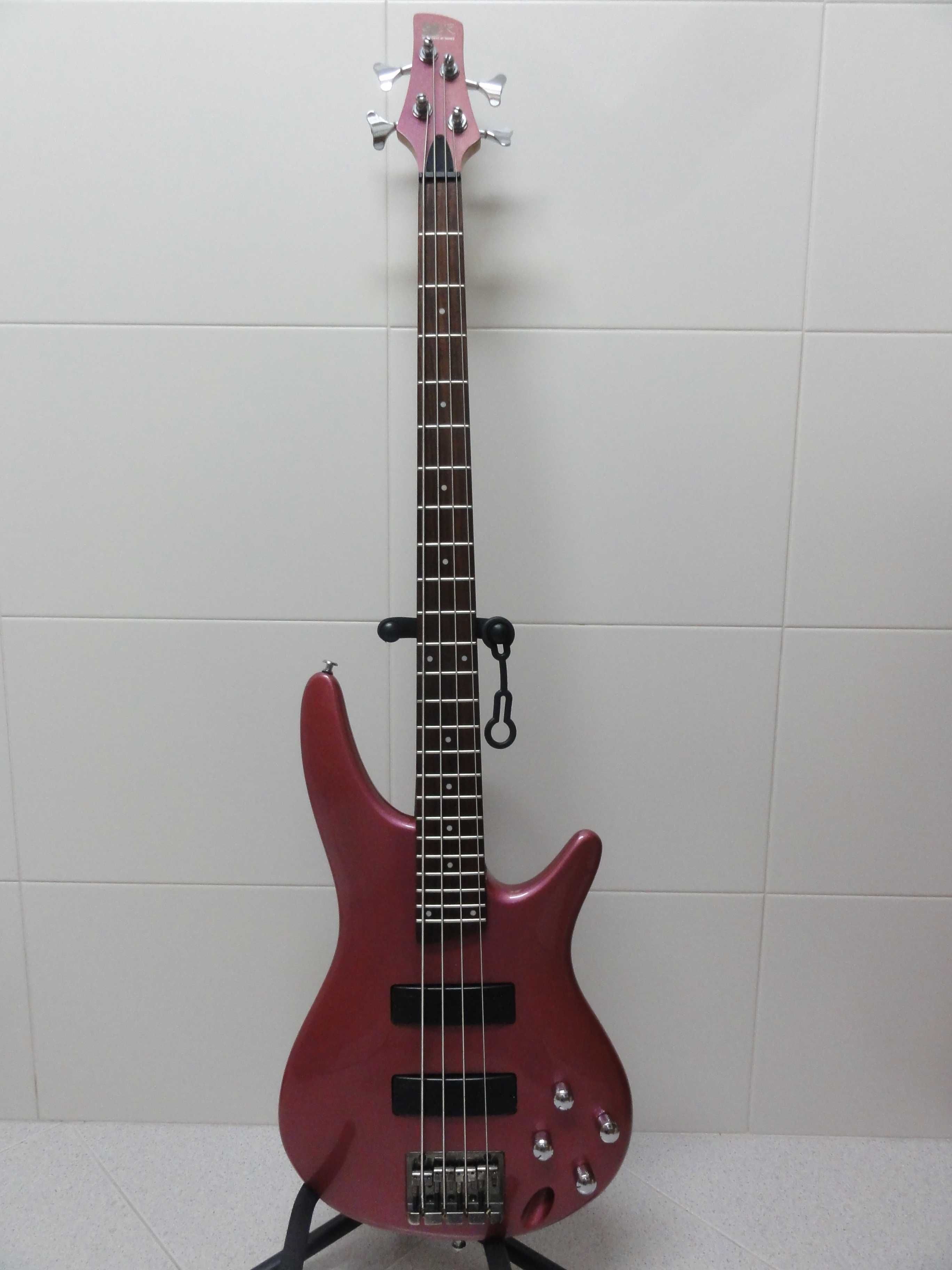 Ibanez SR300 DP - Baixo 4 cordas - 2,6 kgs