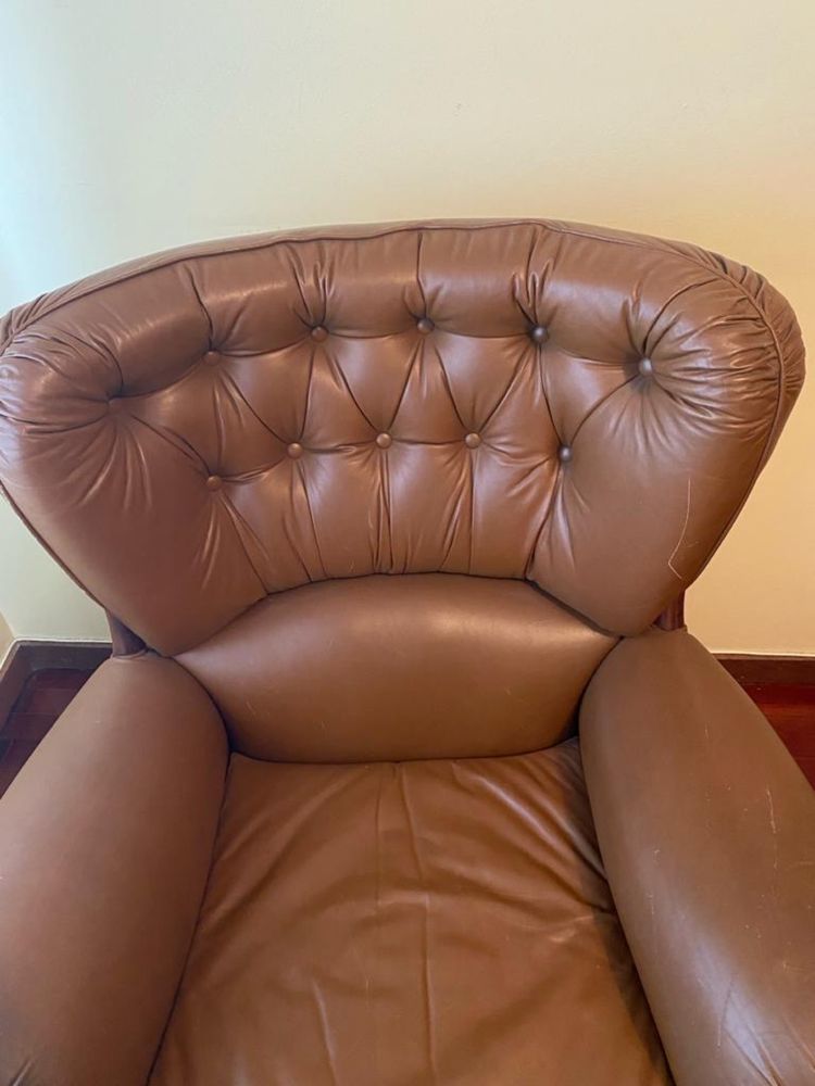 Sofa Individual em Pele