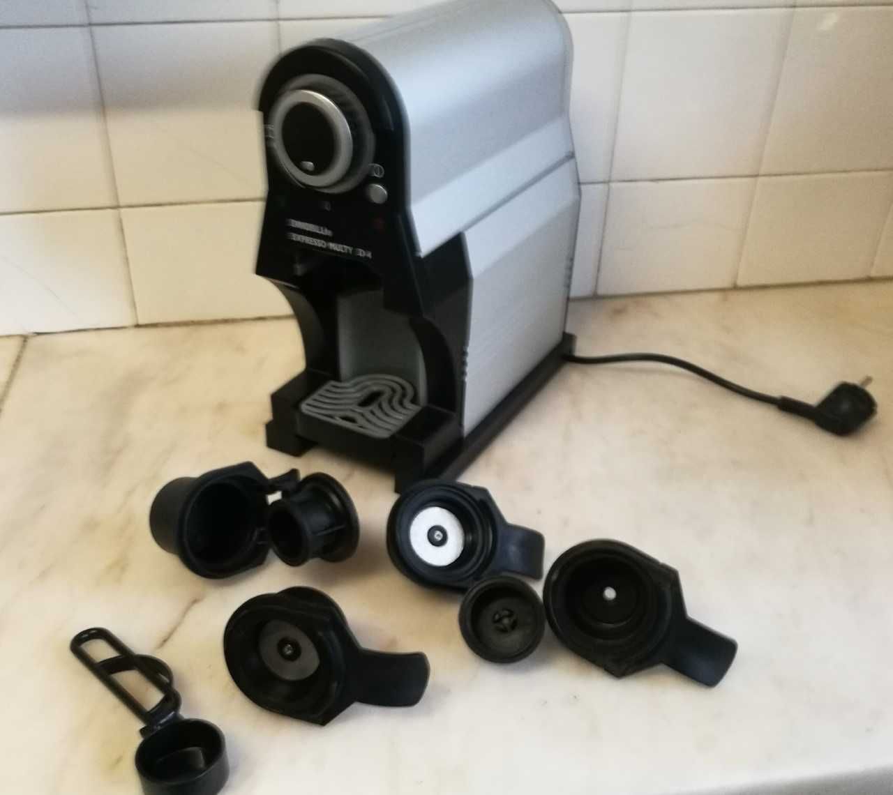 Maquina de café multimarcas Nespresso Dolce Gusto pastilhas também pó