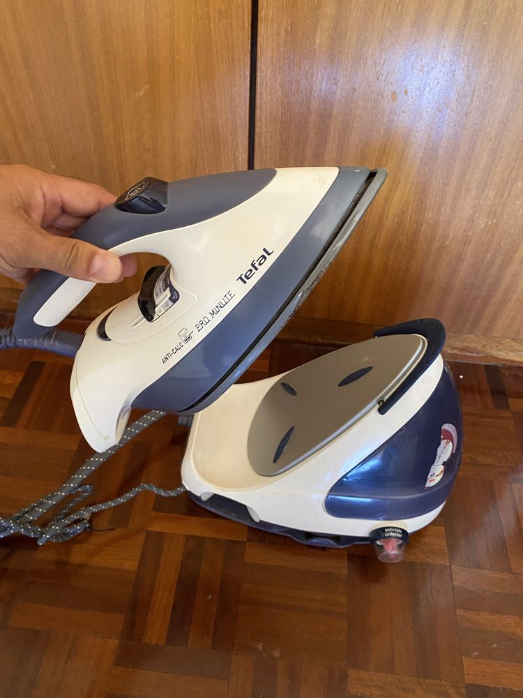 Ferro Tefal com caldeira