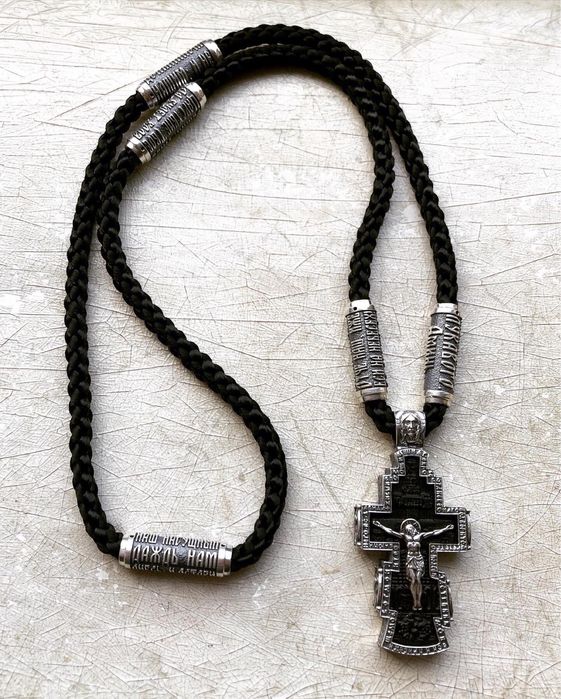 Хрест натільний, срібло, в комплекті із шнуром і вставками