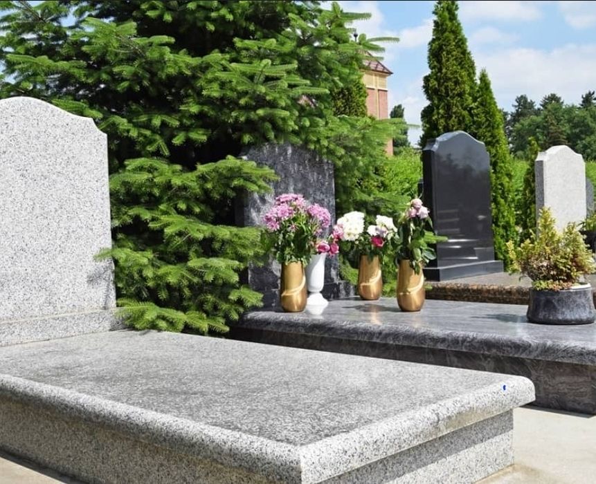 Opieka nad grobami, prasowanie, sprzatanie