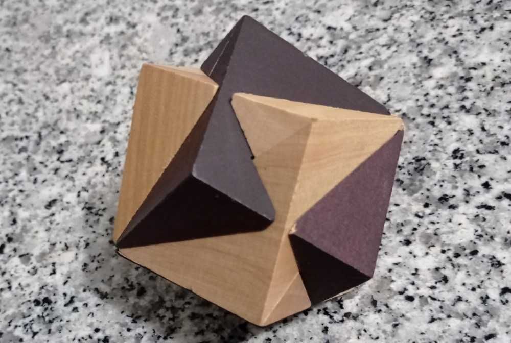 Puzzle - Cubos Gémeos (Quebra-cabeças)