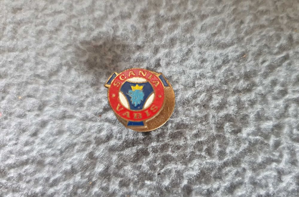 Pin's / Alfinete de lapela antigos: Mercedes, Yashika, Philips, Scania