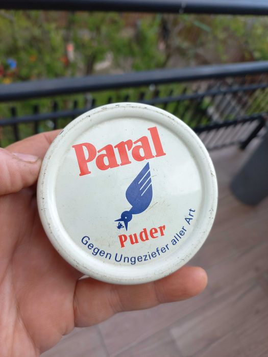 Stara puszka Paral Puder z środkiem przeciw robactwu