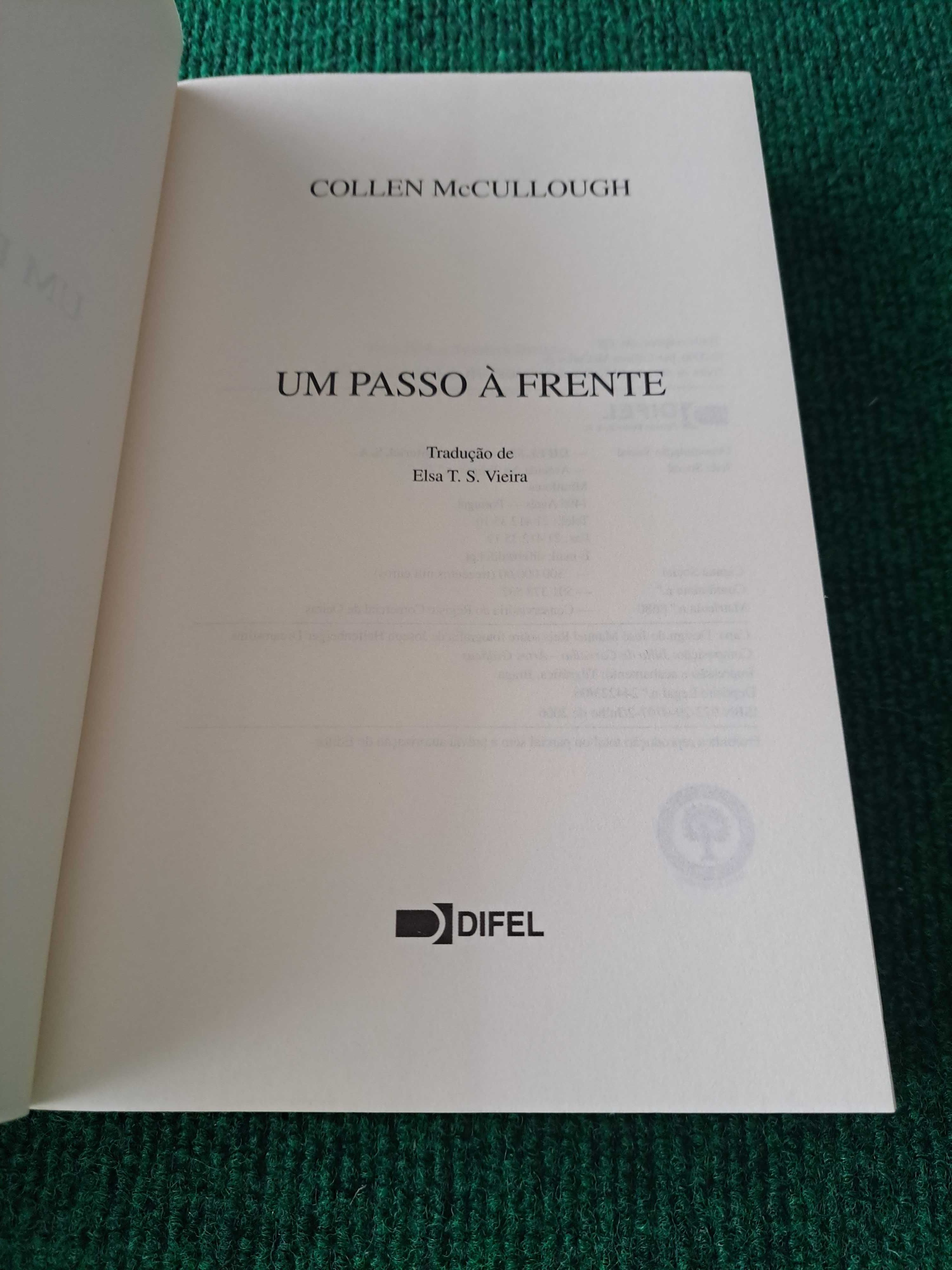 Um Passo à Frente - Colleen McCullough