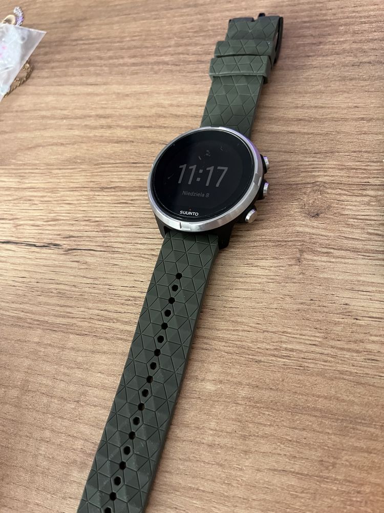 Suunto 9 z dodatkowymi paskami stan bardzo dobry