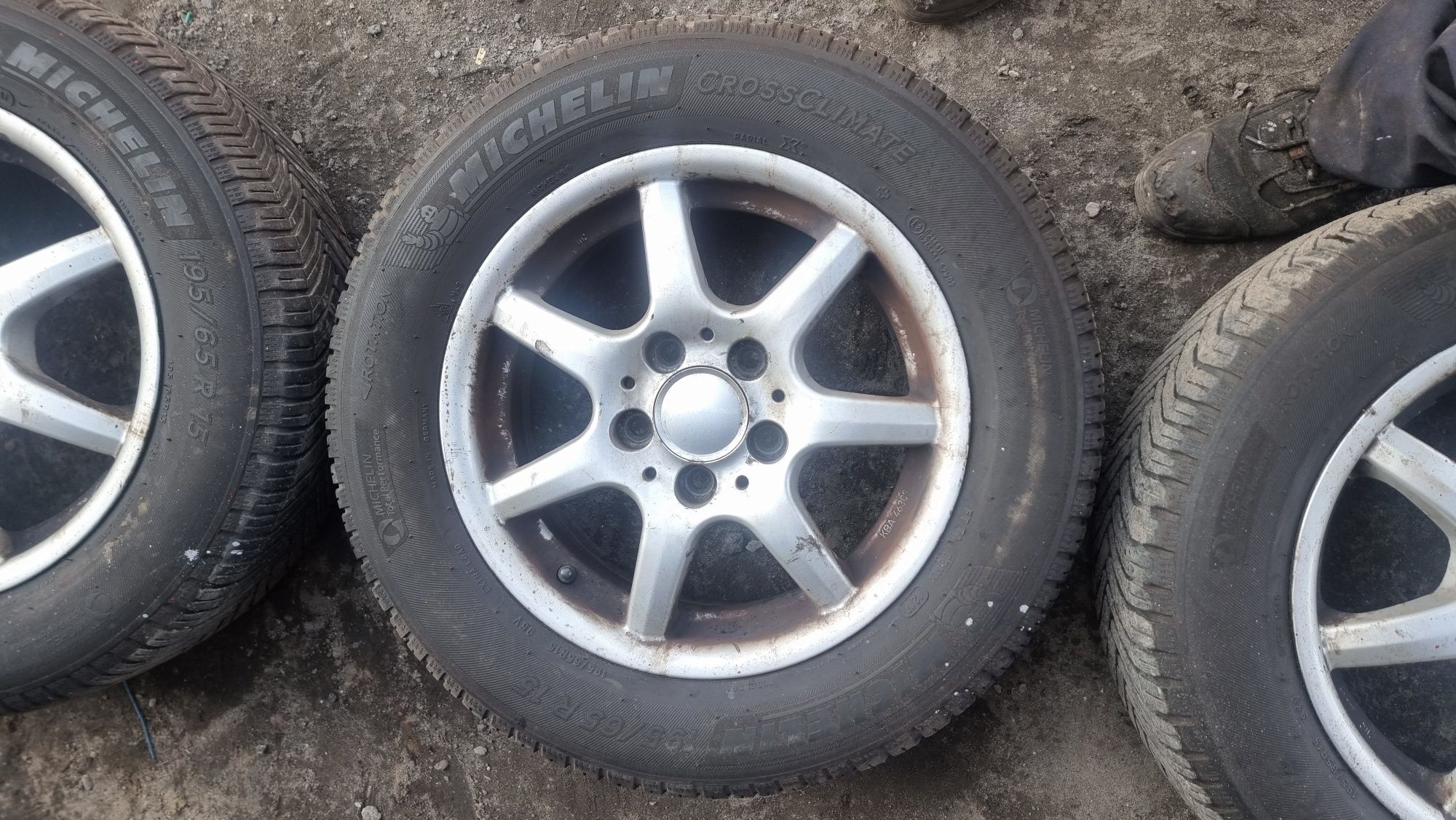 Felgi 15×112  z oponami zimowymi