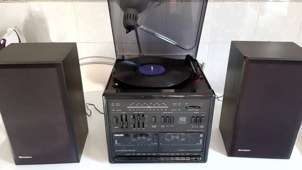 Gira discos,rádio,cassetes