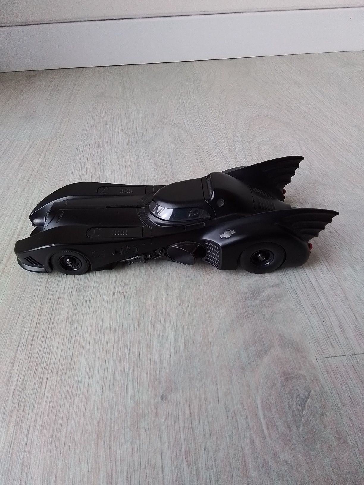 Batman Batmobile réplica de 1989. Marca Jada.  Na escala de 1:24.