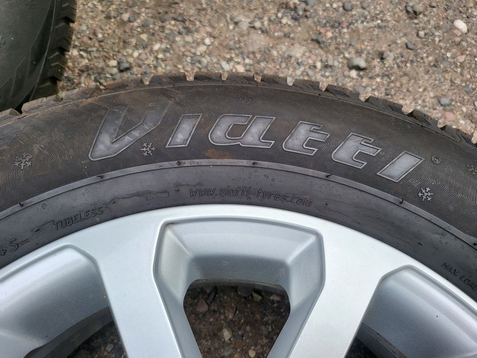 2x Opony zimowe 235/65/17 104T Viatti, 2019rok bieżnik 9mm