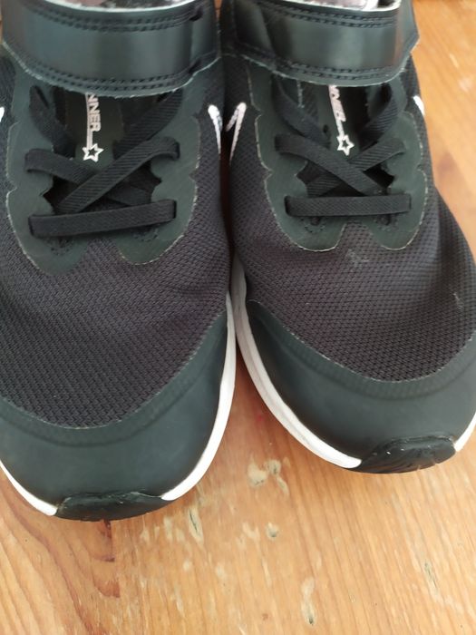 Nike czarne buty sportowe 33.5 Starrunner do biegania