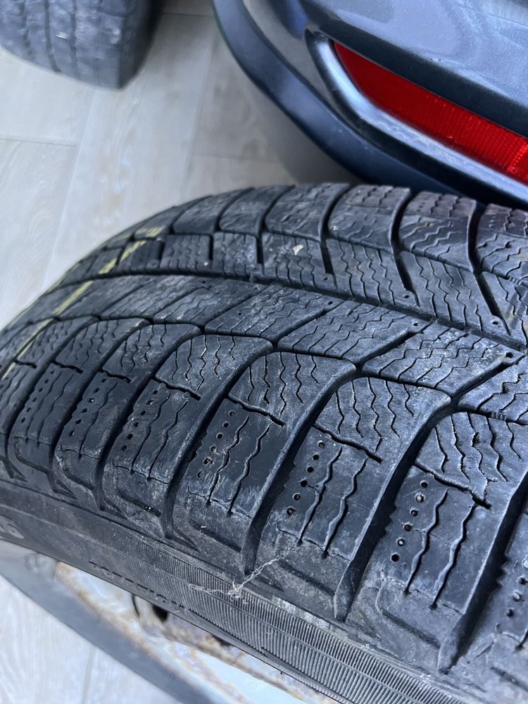 Michelin X-ice 215/65 R16