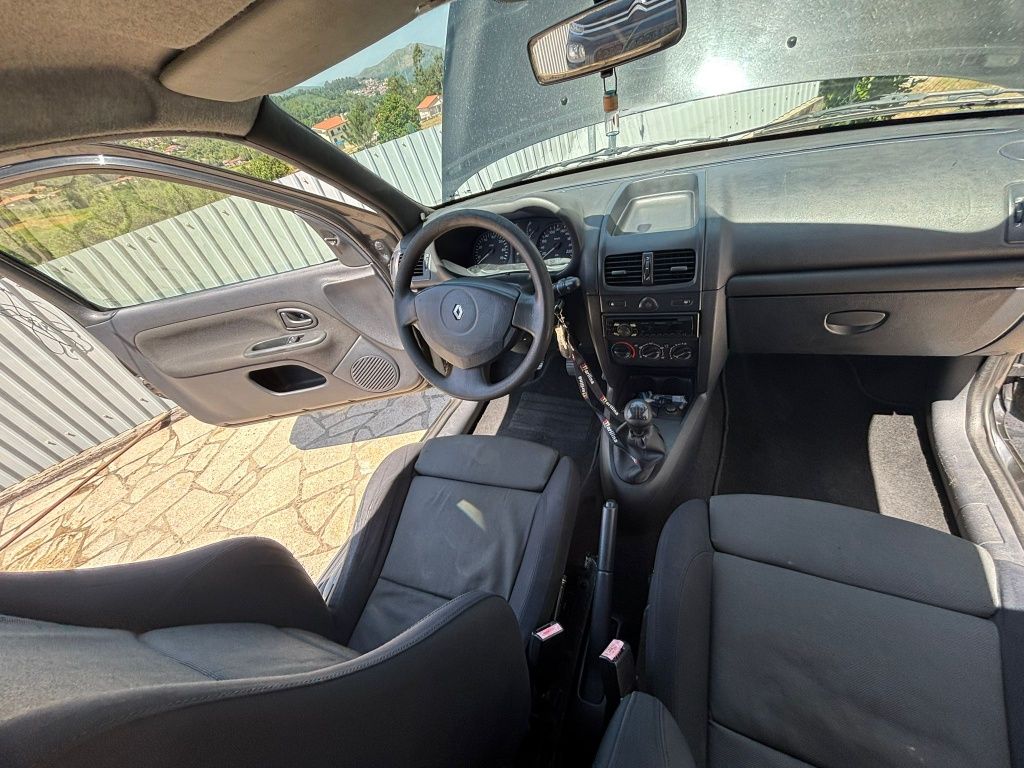 Renault Clio 2 fase 2 comercial 1.5 dci 80cv ano 2001