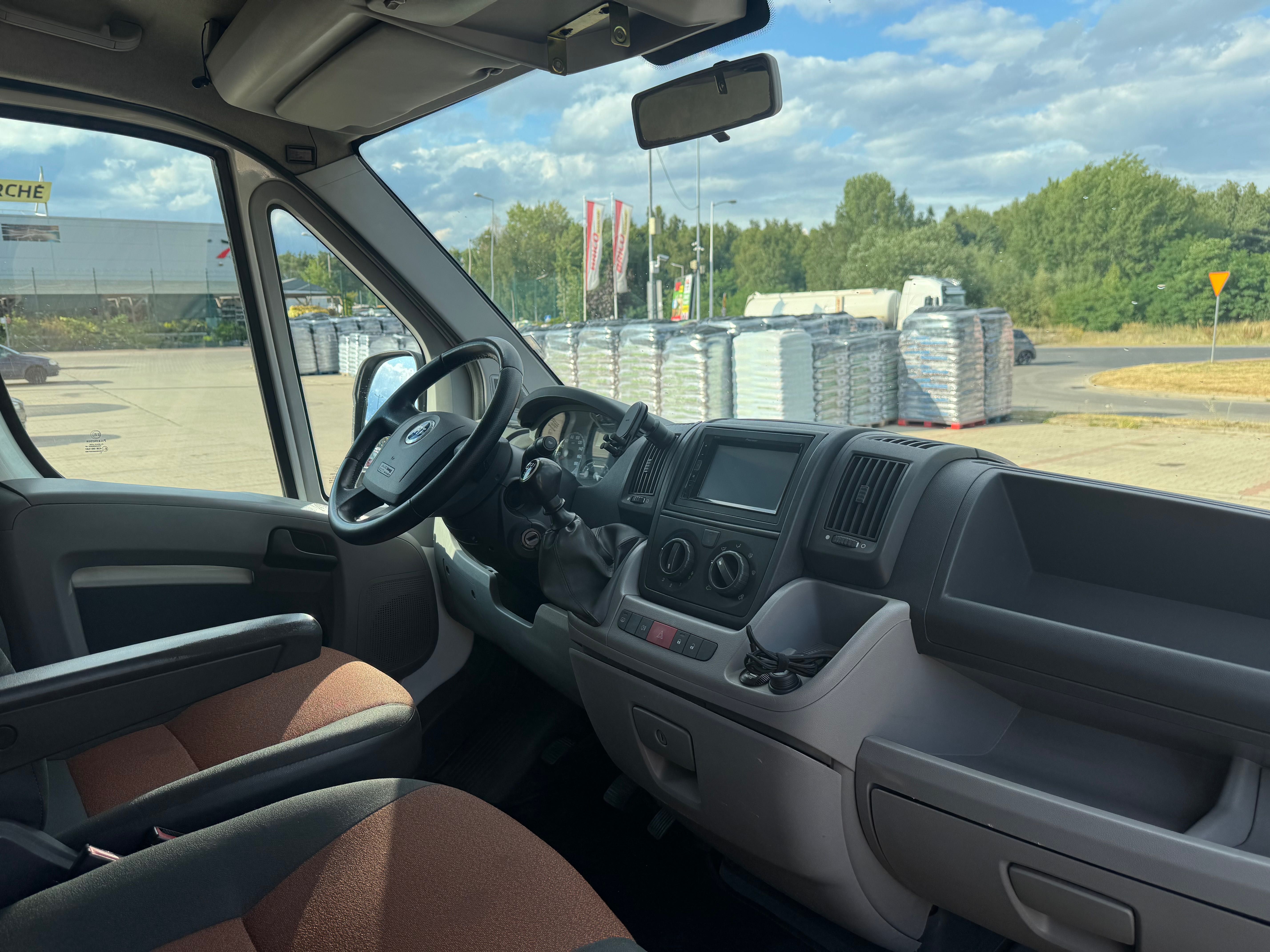 Wynajem Busa - klima, tempomat, kamera, bluetooth, hak – Os. Pomorskie