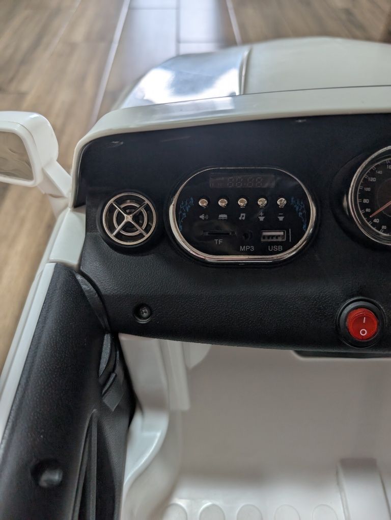Mercedes GLA45 Auto na akumulator EVA SKÓRA PILOT