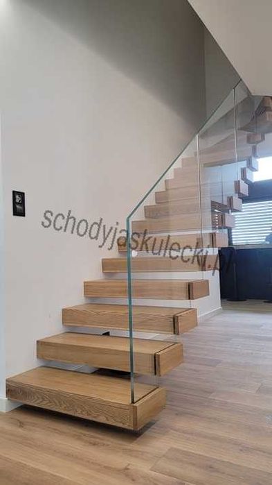 Schody drewniane Wielkopolska samonośne na beton