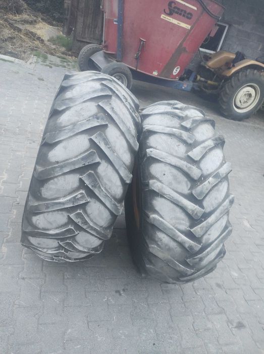 Opony 20x20 do kombajnu MF 487