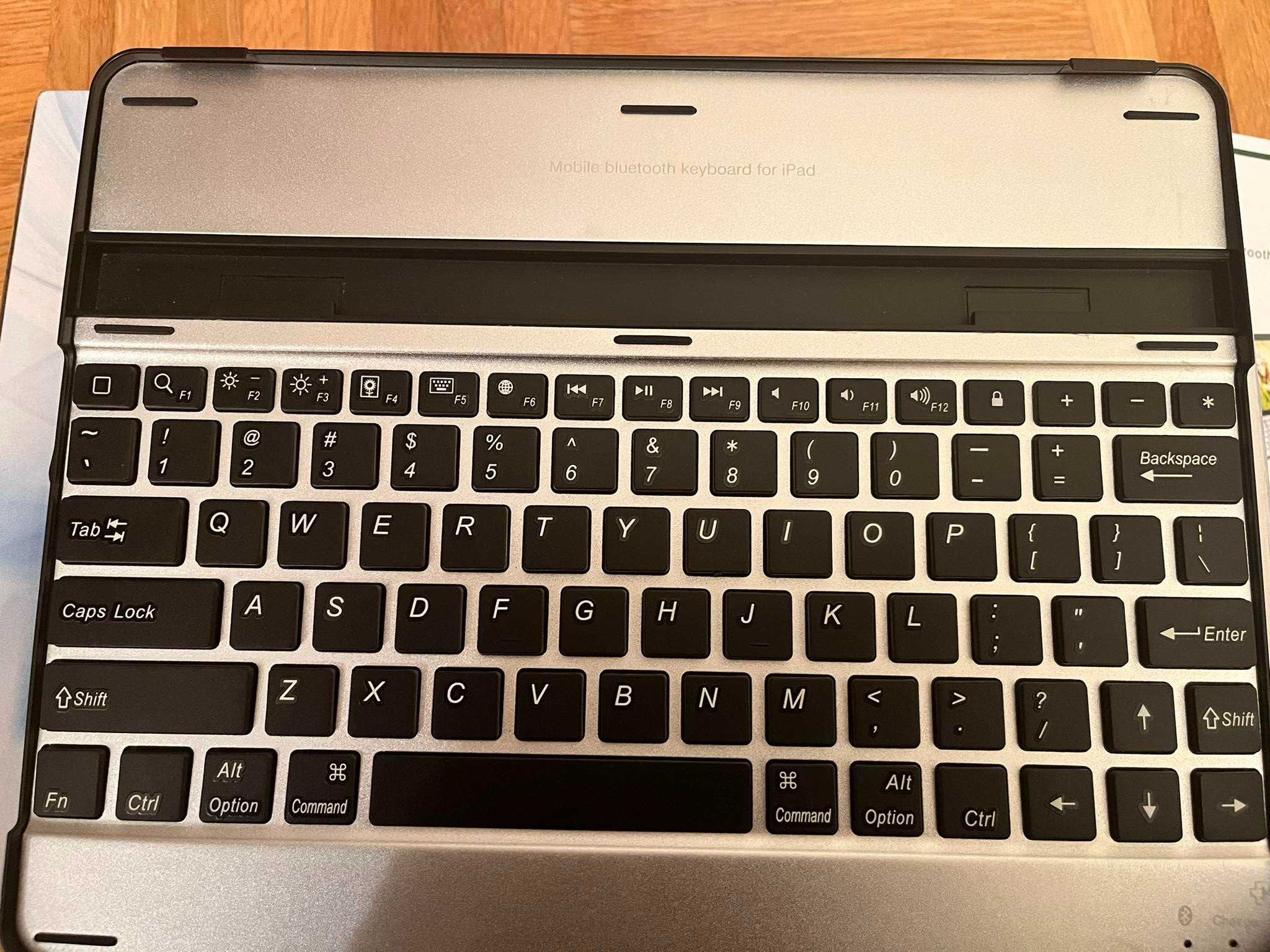 Bezprzewodowa klawiatura do iPad + etui