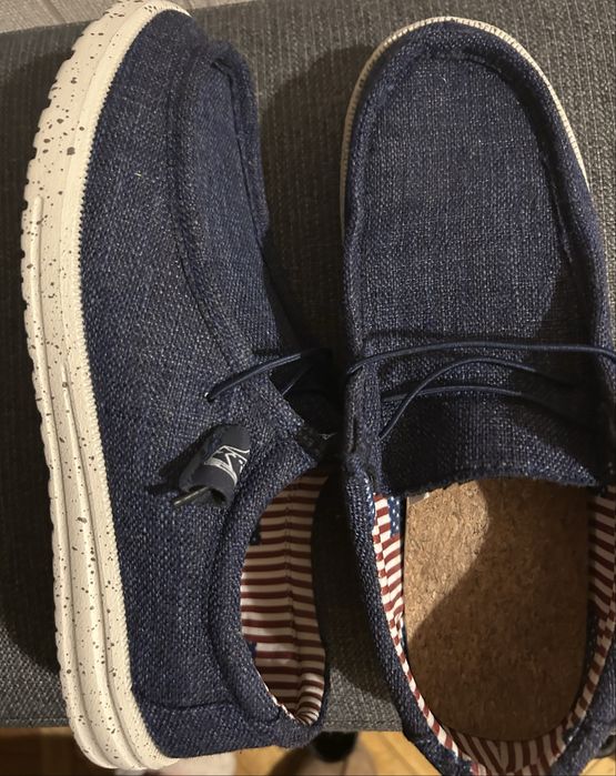 Чоловічи мокасини темно синього кольору дуже легкі і комфортні 42,5