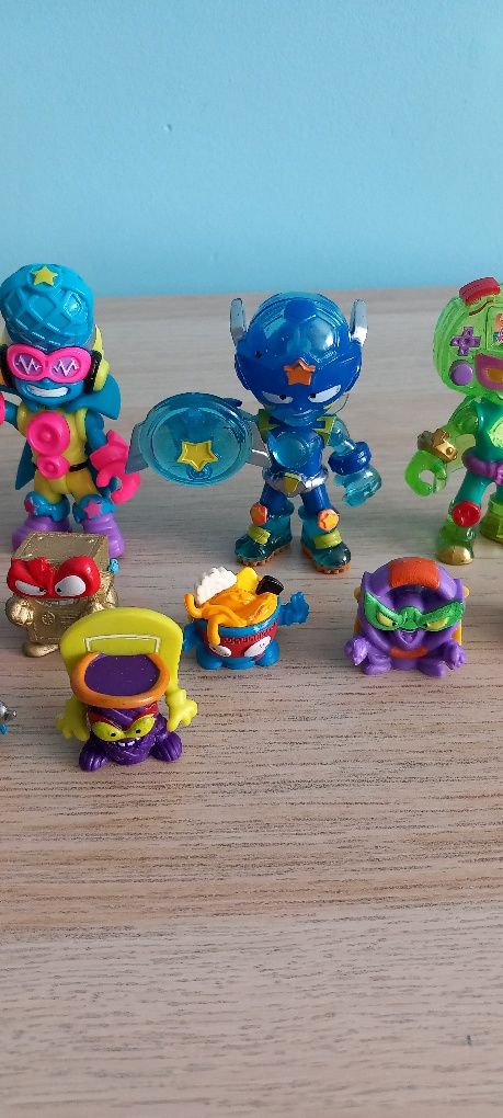 Figurki super things,zings