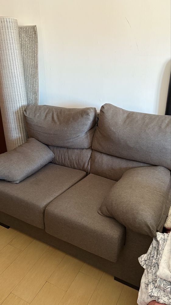 Sofa de dois lugares