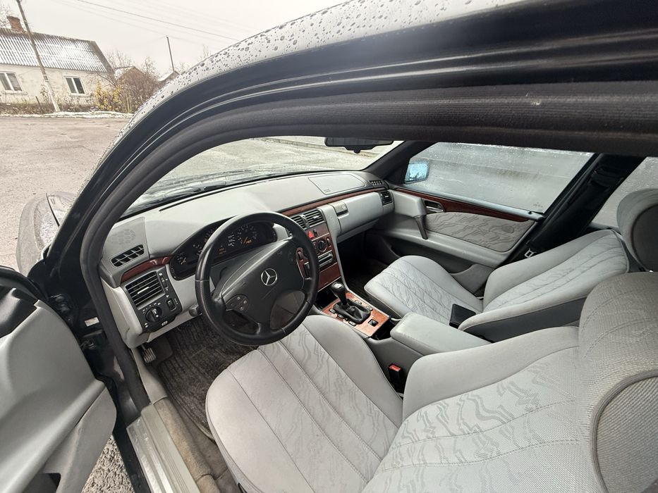 Мерседес w210. E200