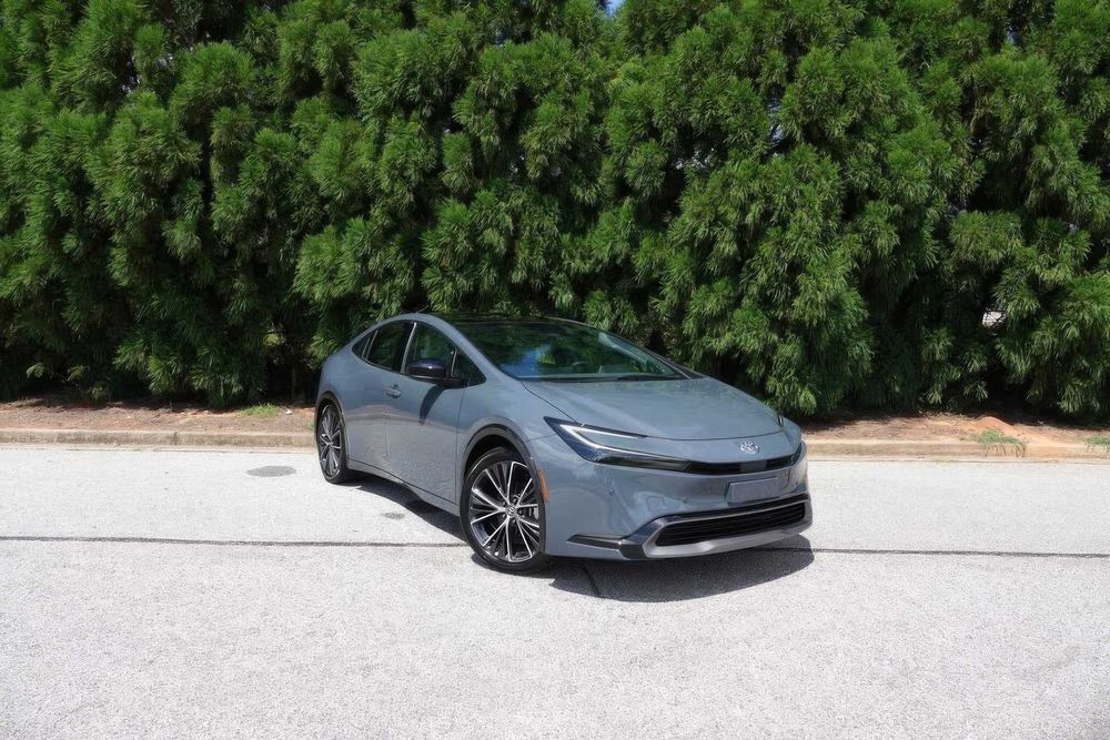 Toyota Prius Limited      2024