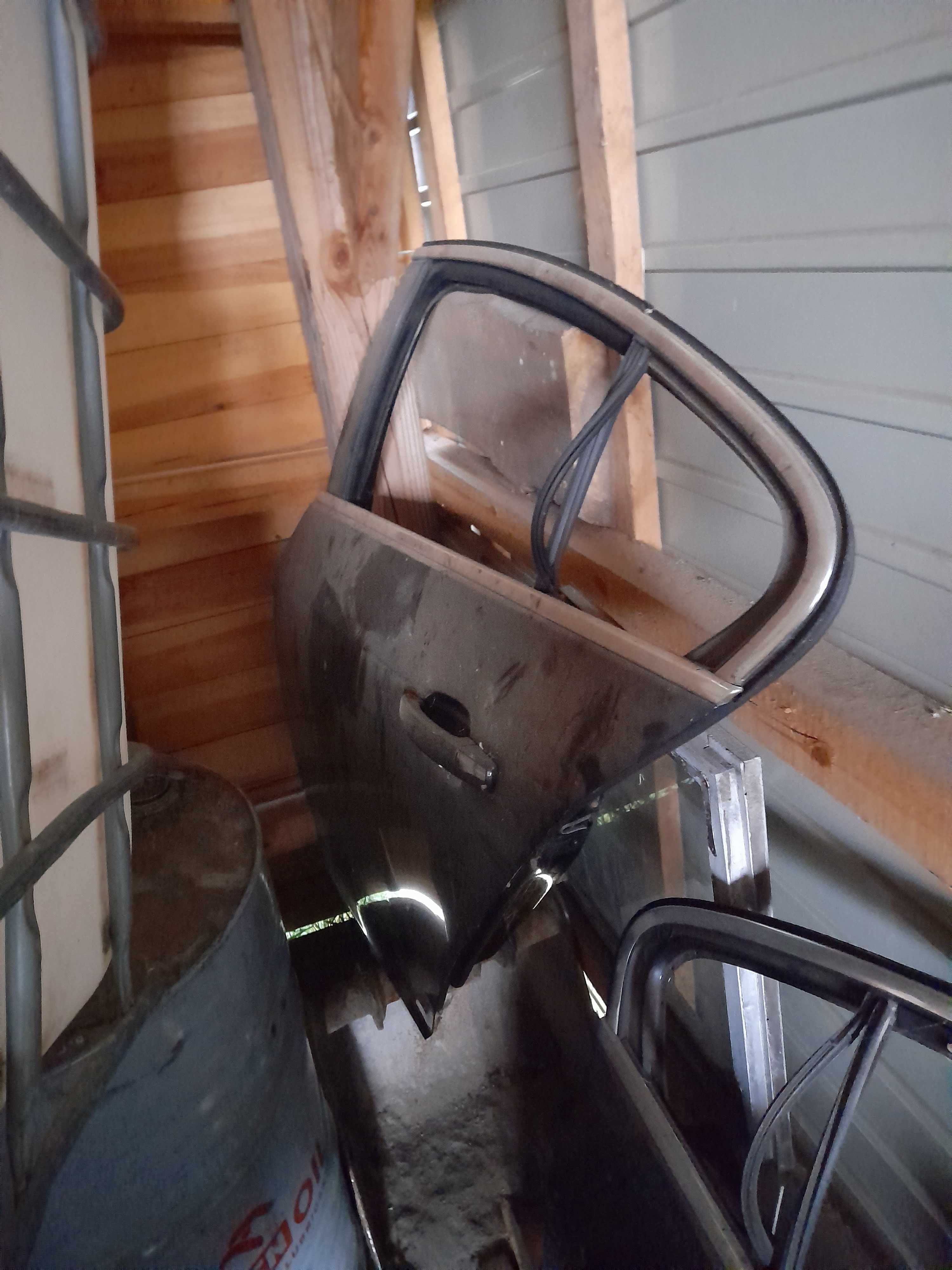 Opel insignia drzwi bez szyb 3 sztuki kolor czarny