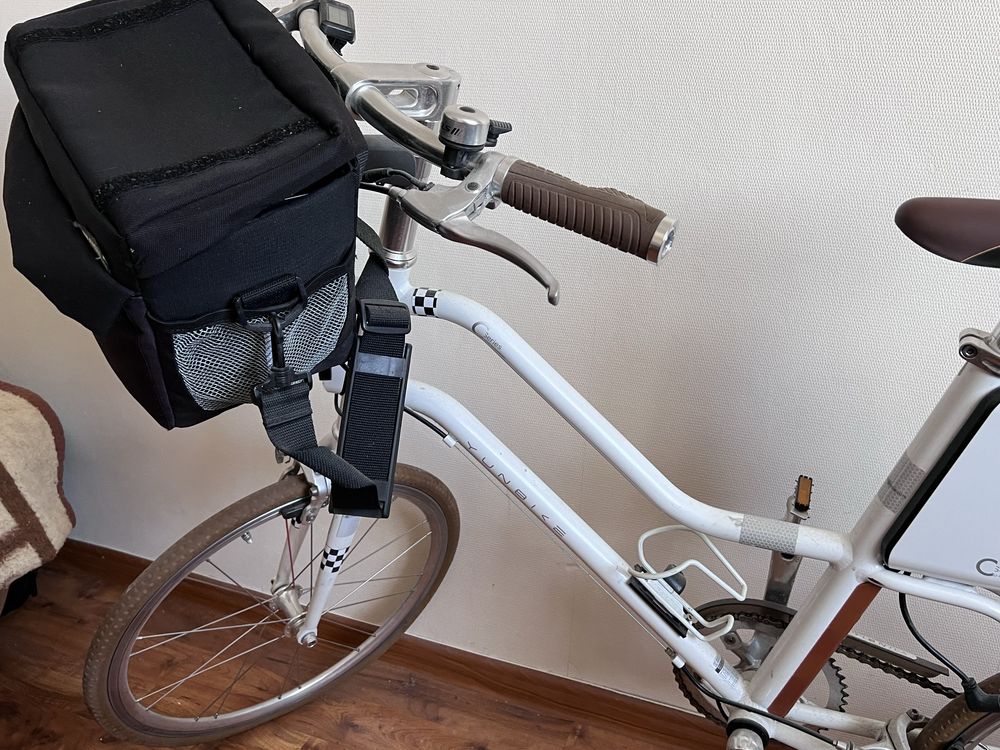 Rower elektryczny Yunbike C1 uszkodzony