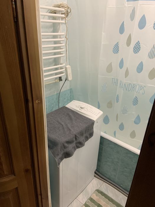 Подобово трикімнатна квартира, Документи,