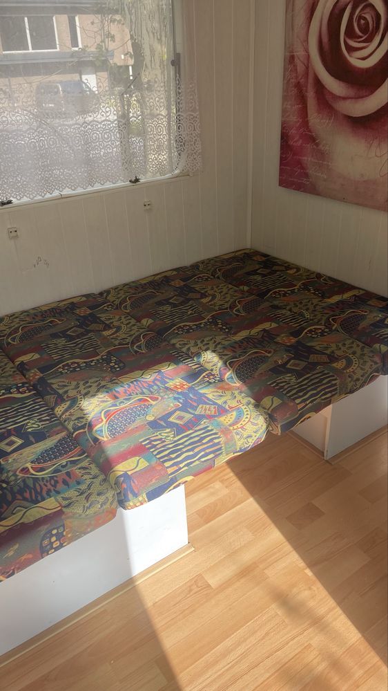 ZNAKOMITY, domek holenderski 3mx10m - 4 sypialnie.