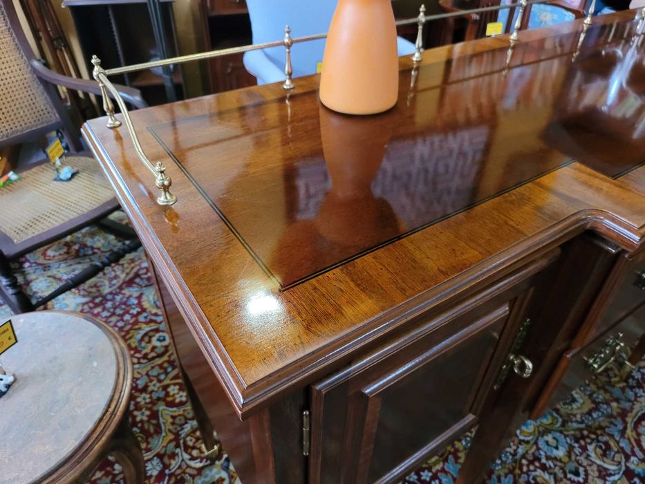 Aparador antigo - óptimo estado e qualidade