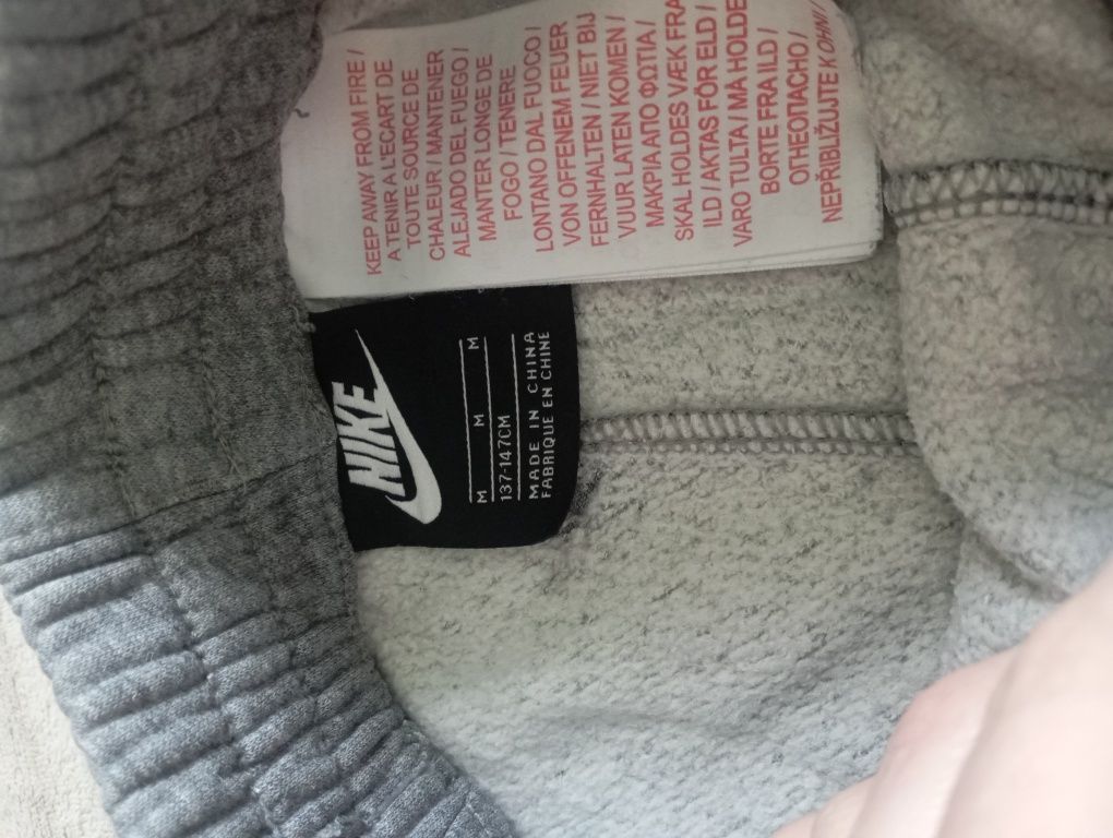 Спортивні штани дитячі Nike  нові 137/147см