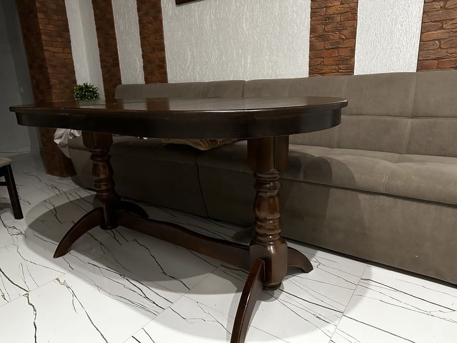 Стіл та 4 стільці