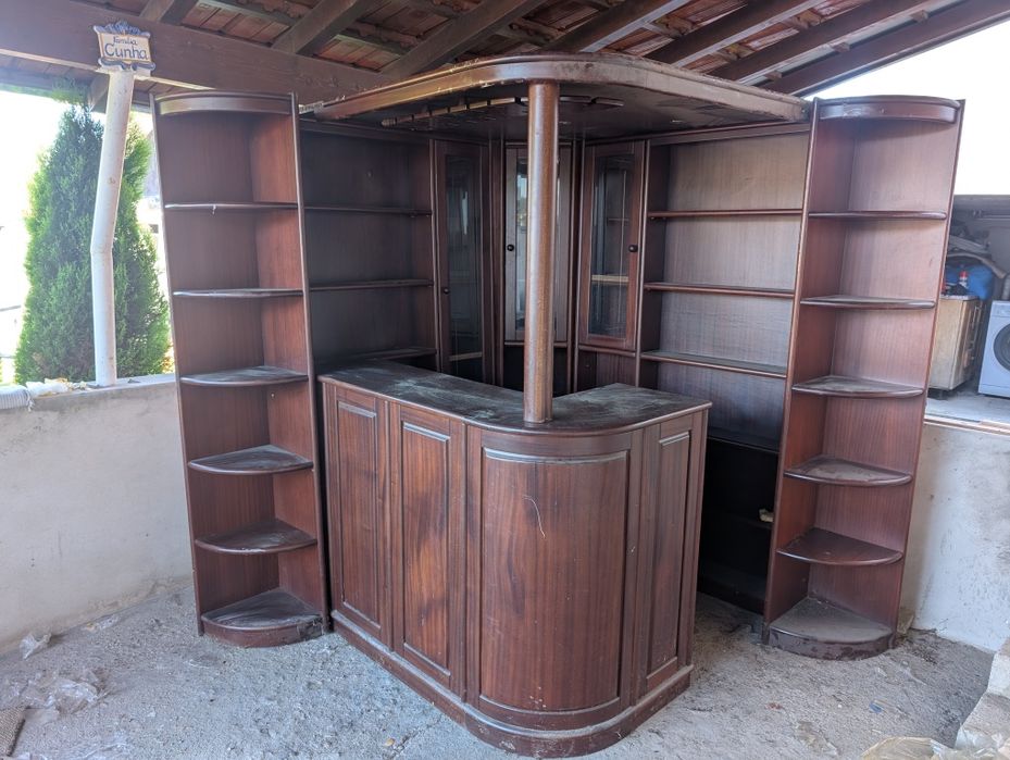 Bar de Sala em bom estado! 2m x 2m x 2,10m (altura)