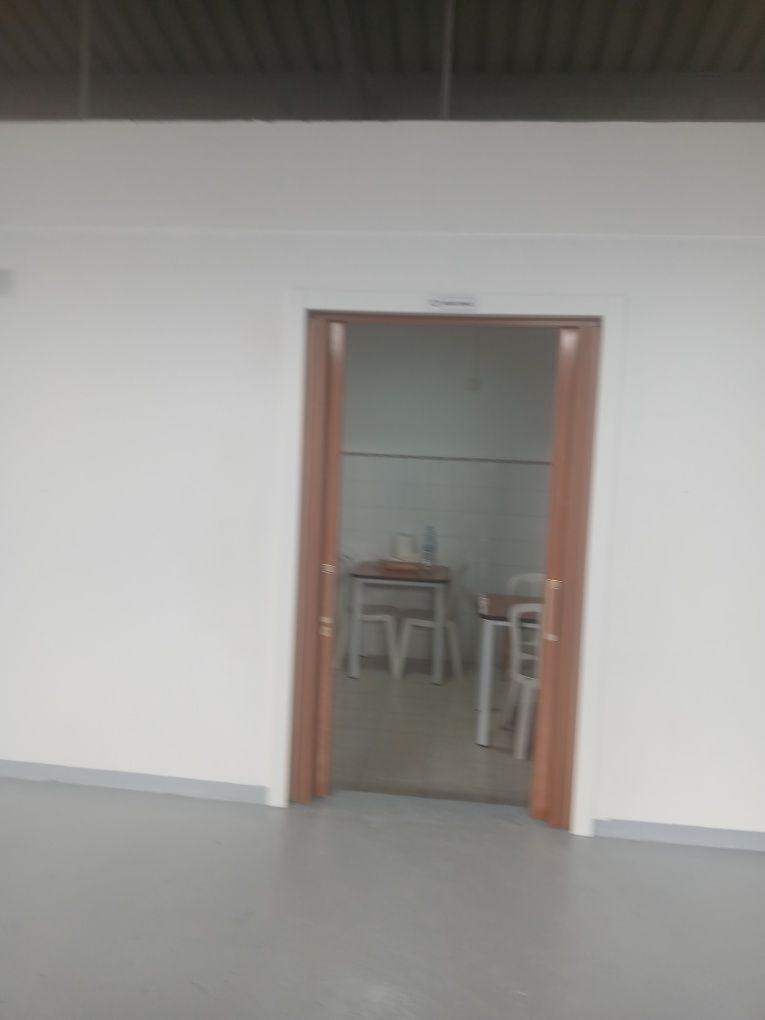 Fabuloso Armazém em cabanas de Palmela com 500 m2 junto à  coca cola