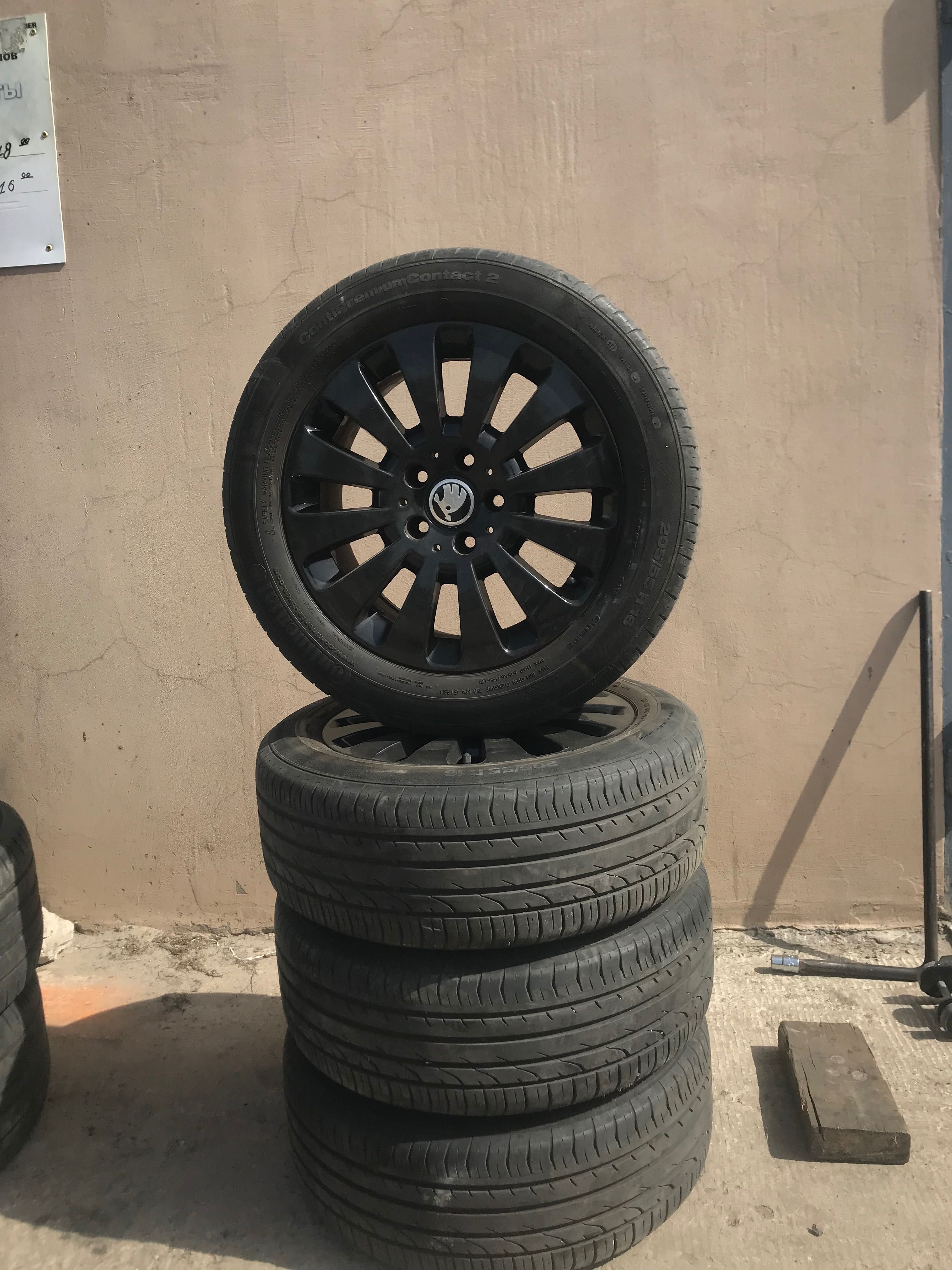 комплект колес Continental (гума та резина)