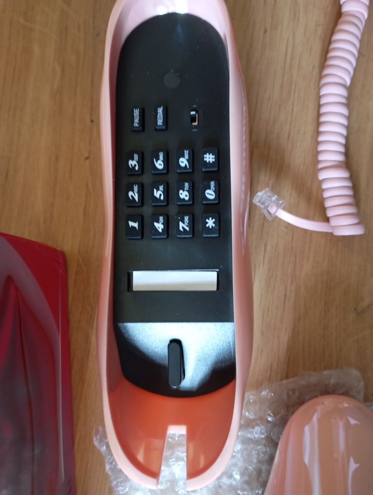 Telefon stacjonarny w kształcie Ust model WX-3016