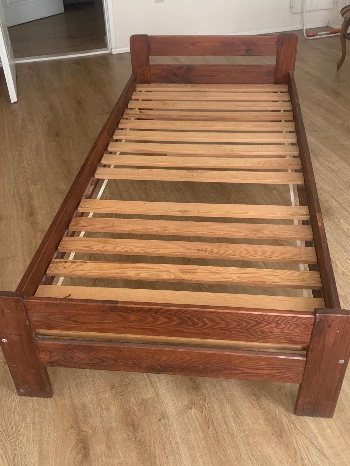 Łóżka drewniane pojedyncze 90x200