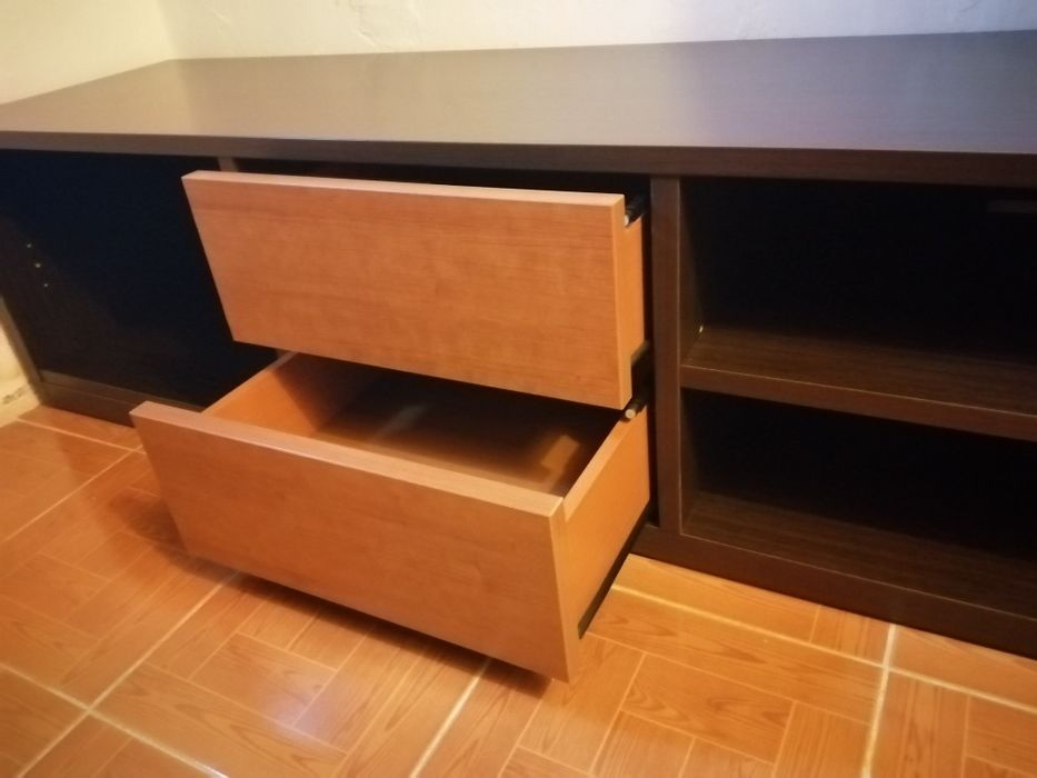 Aparador de televisão oportunidade como novo
