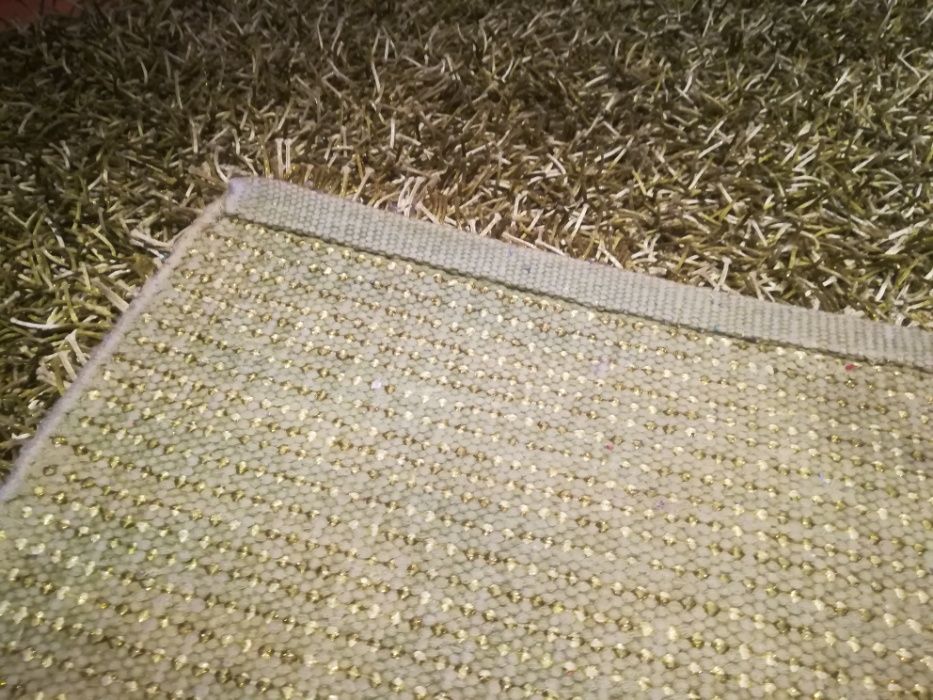 Carpete como nova, dois meses de uso.