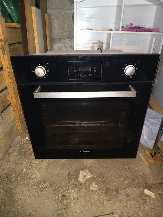 Piekarnik pod zabudowę candy