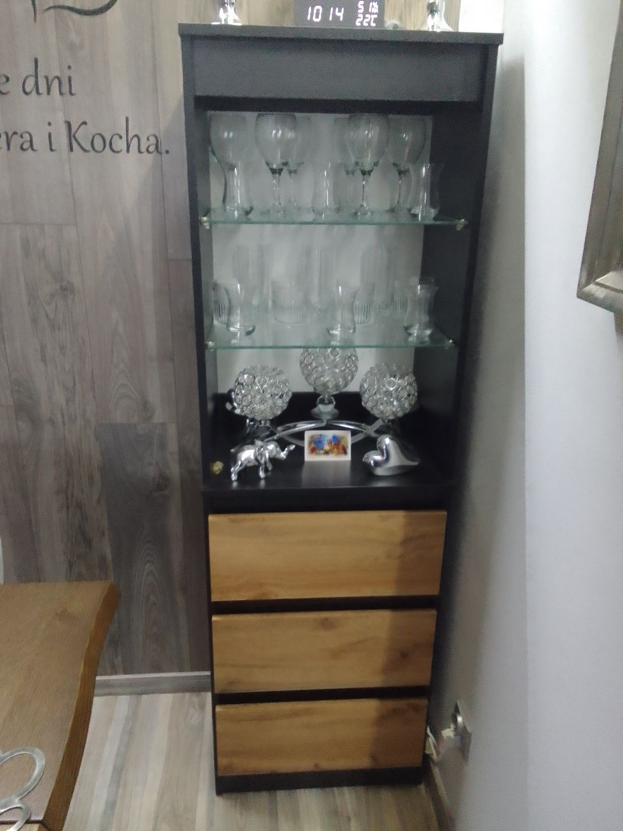 Sprzedam witrynę z szkłem