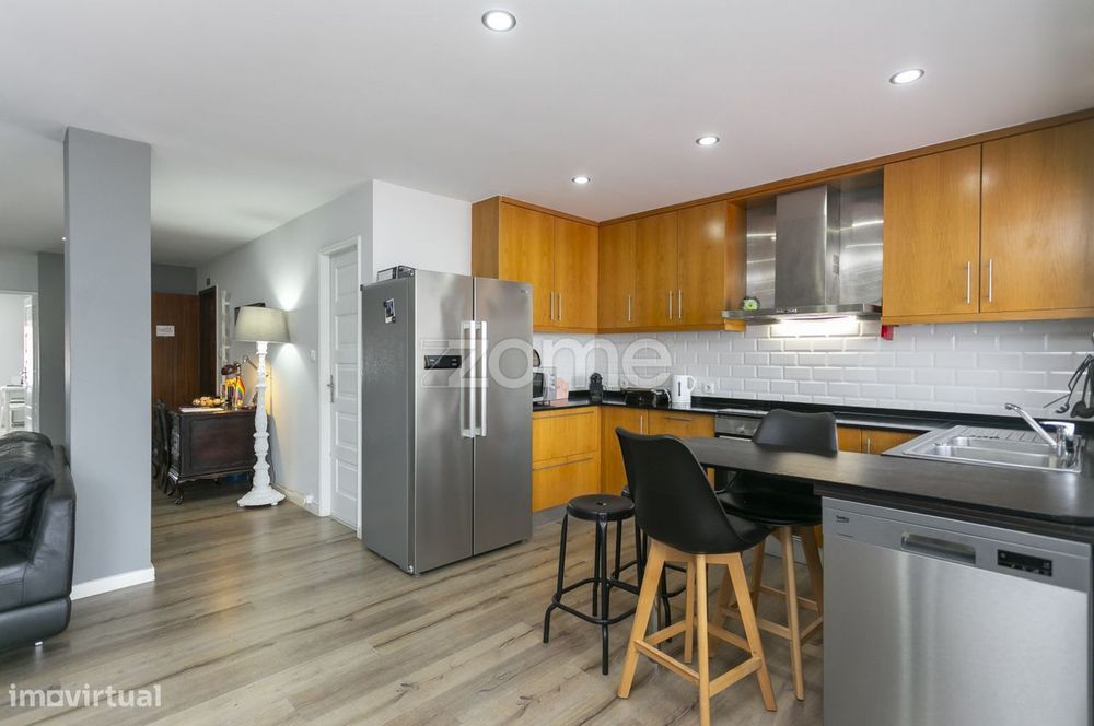 Apartamento T9 com 2 entradas independentes no Centro de Aveiro.