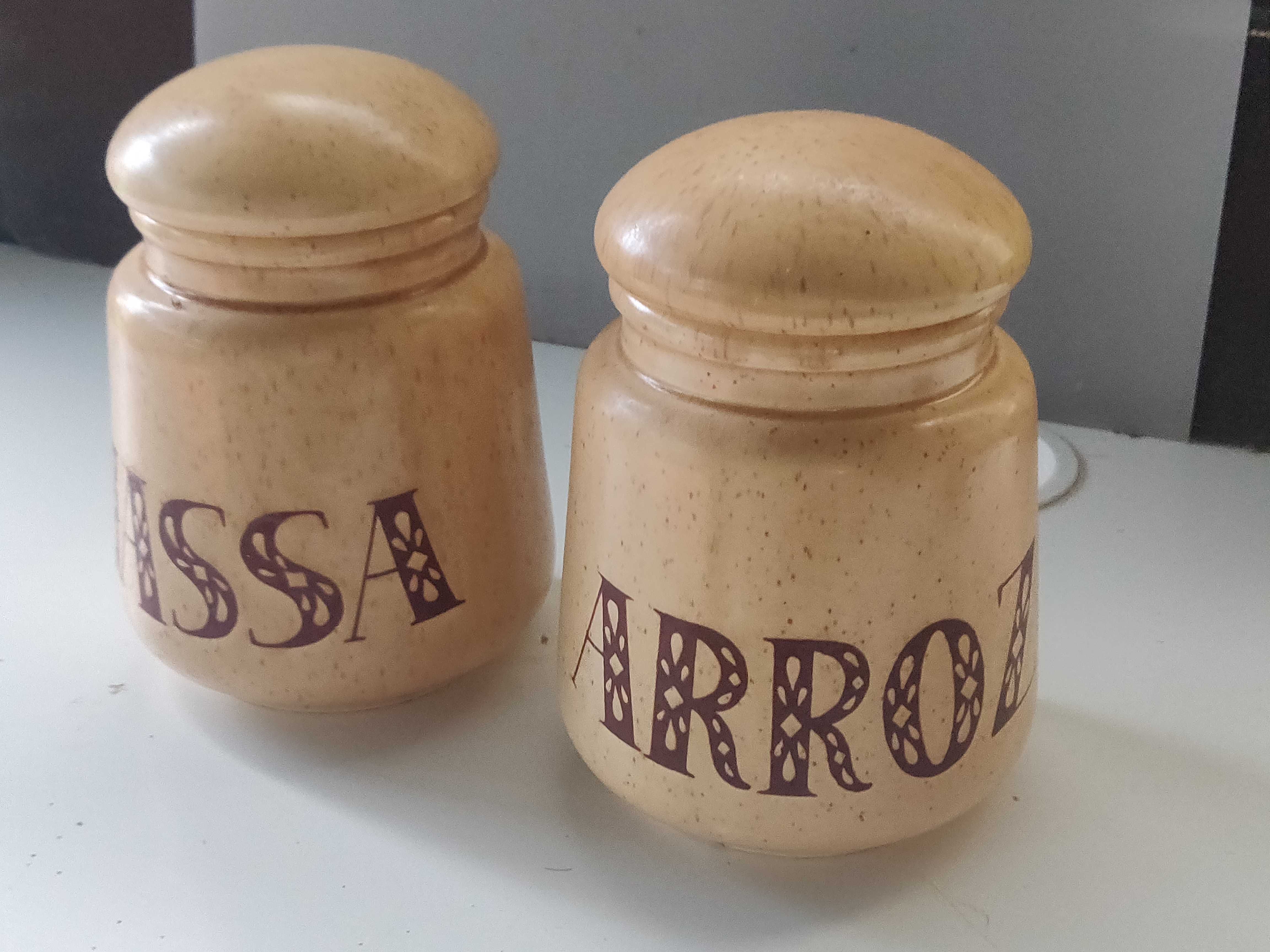 Pote de massa e arroz